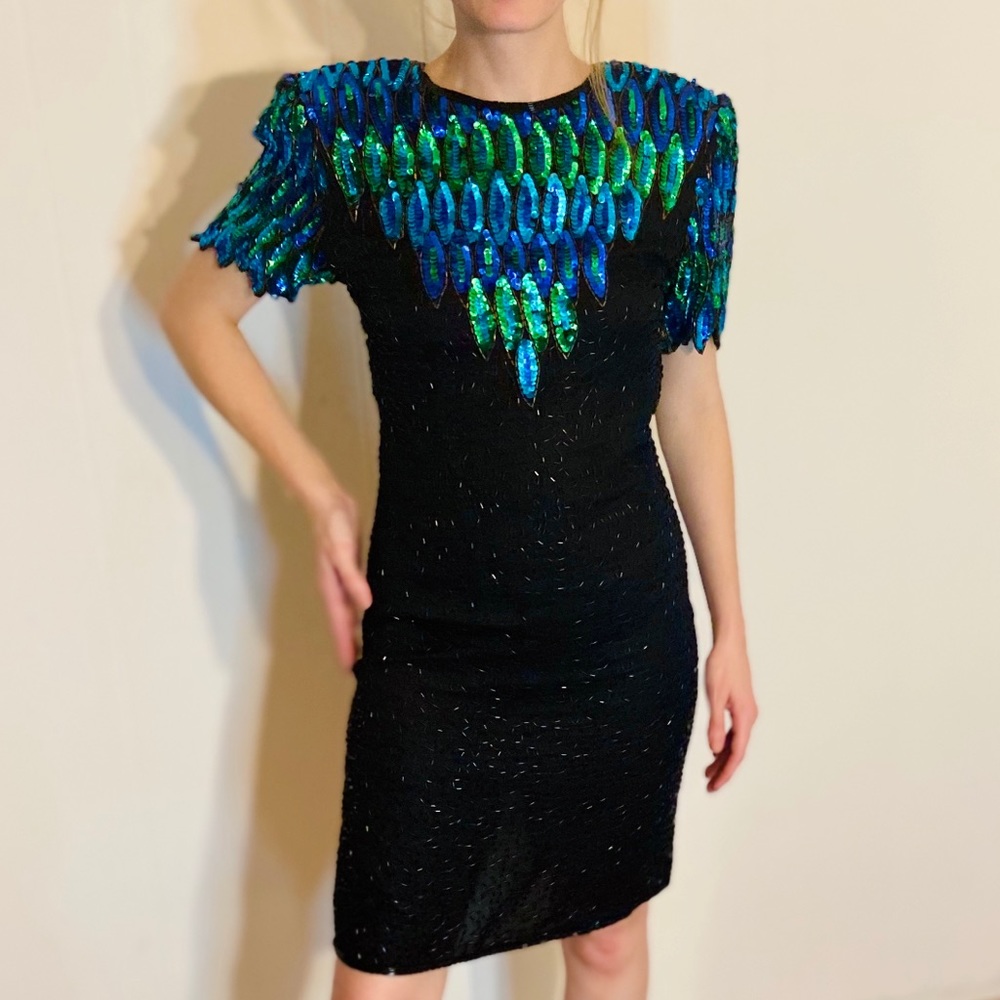 💙💚 🦚 VINTAGE 100% Silk Sequin Sténay Dress P6